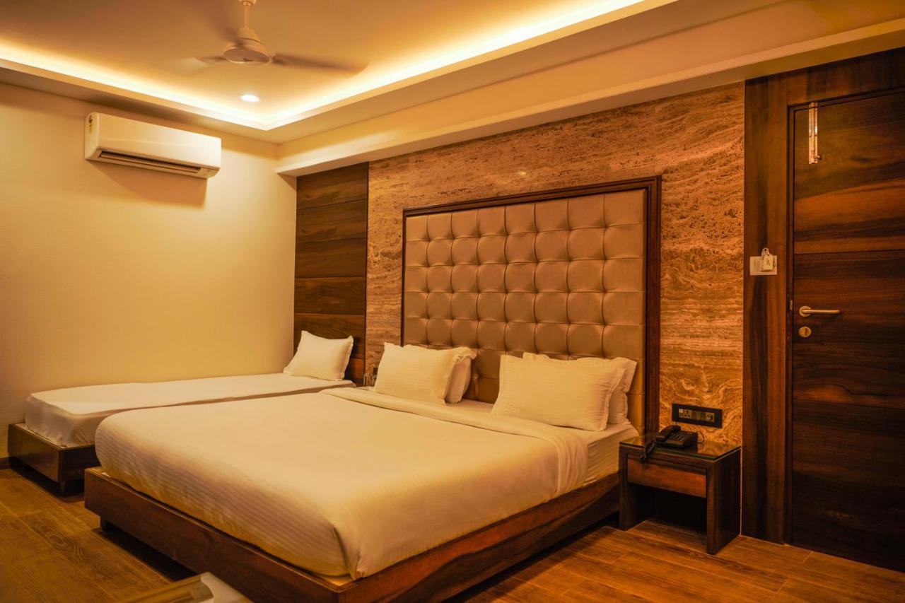 The Atithi Niwas Hotel Indore Exterior foto